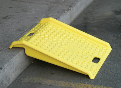 POLY CURB RAMP-YELLOW 1000# LOAD